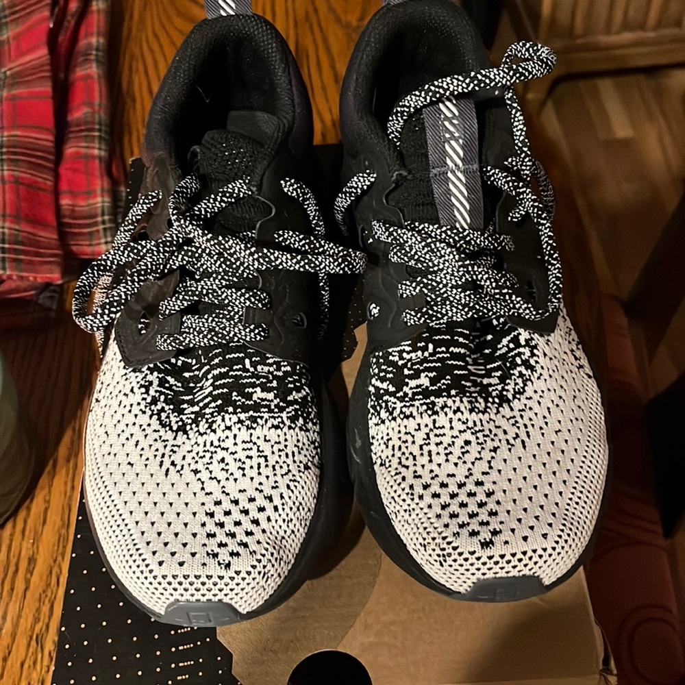 Salomon Tennis Shoes. Brand new never worn.